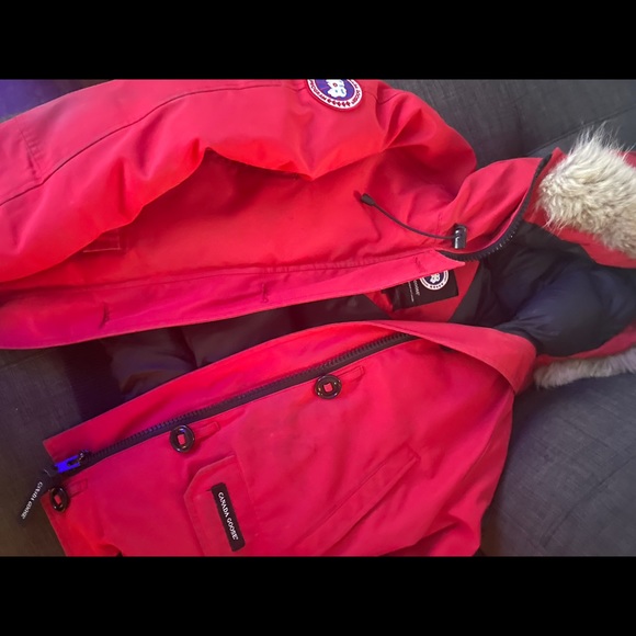 CANADA GOOSE RED - Picture 1 of 5